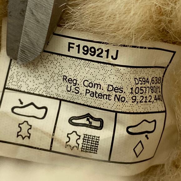 UGG Classic Ultra Mini Chestnut Boots Size 7 - Picture 13 of 14